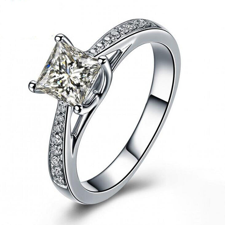 Bague diamant forme princesse