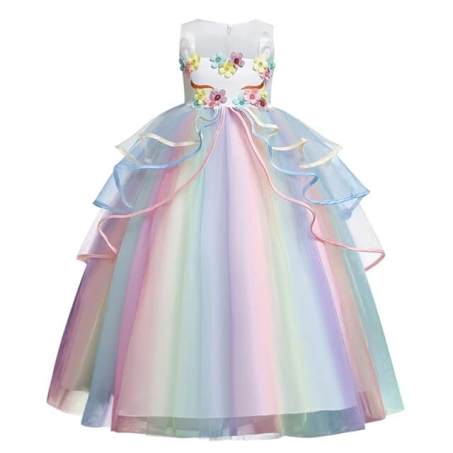 Petite Princesse Douce Fille En Robe Avec Licorne Magique. Dessin